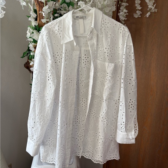 Zara White Eyelet Button Down Shirt - Picture 5 of 9